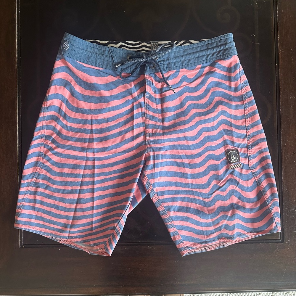 Volcom Men's Blue/Pink Striped Swim/Board Shorts, Size 29, Approx 8 1/2" Inseam